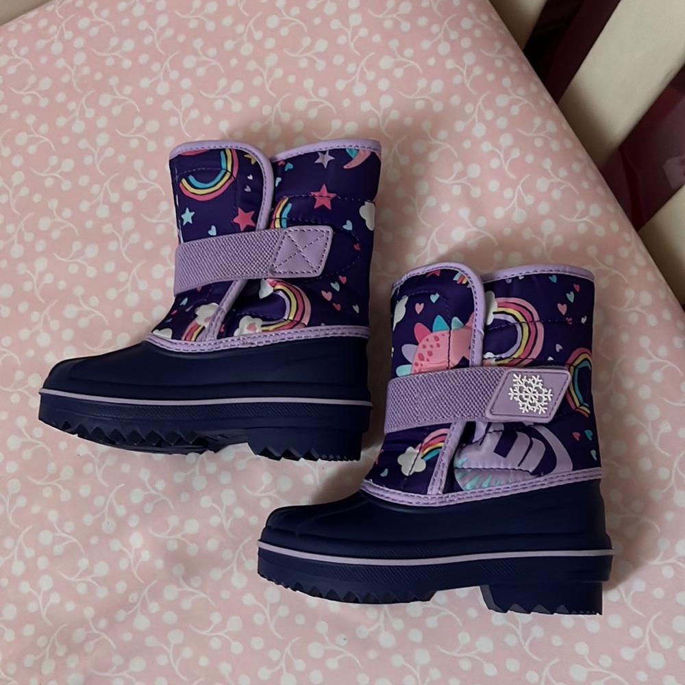 Snow boots